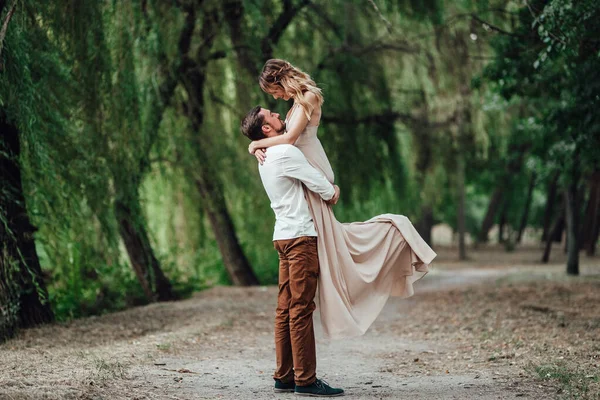 Guy Girl Walking Banks Wild River Overgrown Willows Forest — Stock Photo, Image