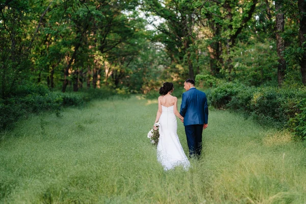 Couple Love Guy Girl Walk Forest Belt — Stock Photo, Image