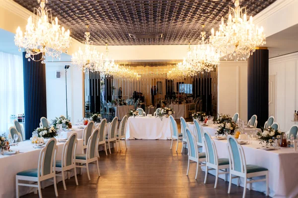 Presidium Los Recién Casados Salón Banquetes Del Restaurante Está Decorado — Foto de Stock