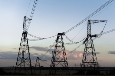Yüksek voltajlı Elektrik Hattı