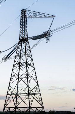 Yüksek voltajlı Elektrik Hattı