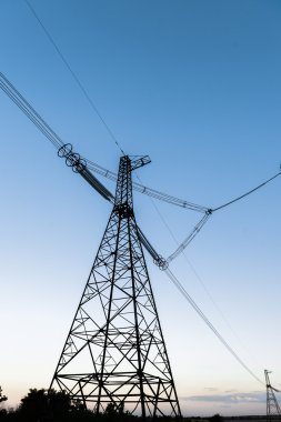 Yüksek voltajlı Elektrik Hattı