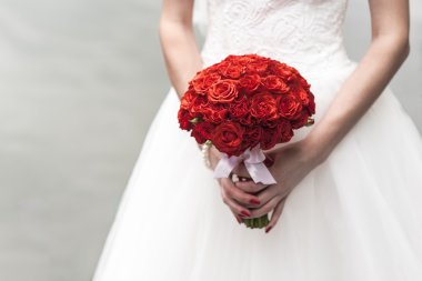 Bir buket kırmızı gül.