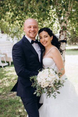 Gelin ve damadın parktaki ilk buluşması.