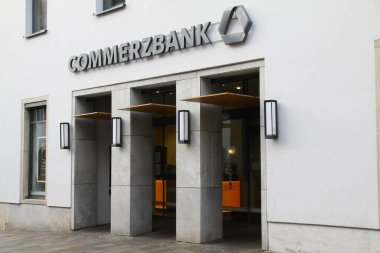 Paderborn, Kuzey Ren Westphalia, Almanya, Kasım 14, 2018 Paderborn 'daki ticaret bankası şubesi.