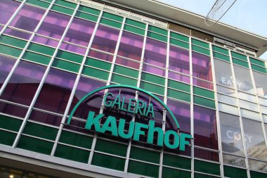Paderborn, Northrine Westfalia, Almanya, Kasım 14. 2020, bir Kaufhof Galeria mağazası.,