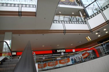 Paderborn, Kuzey Ren-Westphalia, Almanya, 8 Nisan 2021, Libori Galerie alışveriş merkezindeki elektronik mağazası.