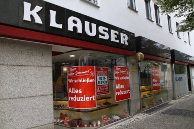 Paderborn, Nrw, Almanya, 21 Nisan 2021, boş odalar, iş yerleri, Paderborn ticari caddesindeki şubelerin kapatılması Corona, manastır-19, pandemik salgın nedeniyle