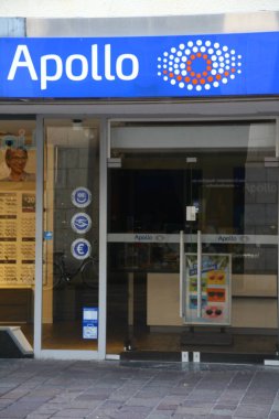 Paderborn, NRW, Almanya, Haziran 05. 2018, bir apollo optik dalının girişi.
