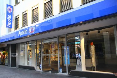 Paderborn, NRW, Almanya, Haziran 05. 2018, bir apollo optik dalının girişi.