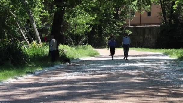 Distanciamiento Social Parque Covid — Vídeo de stock