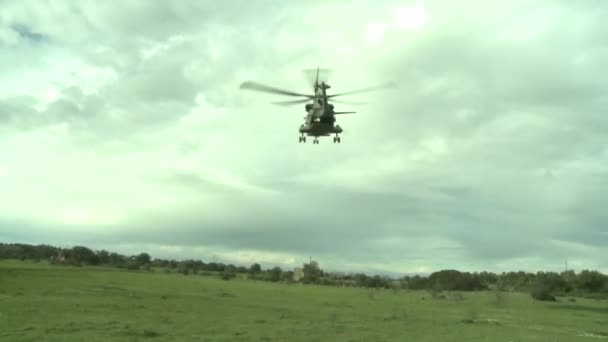 Helicóptero Resgate Aterragem Treinamento Campo — Vídeo de Stock