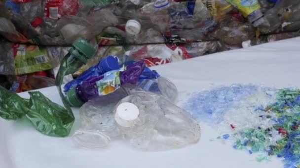 プラスチックのリサイクルプロセスは — ストック動画