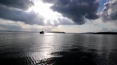 Gölde küçük bir İtalyan köyü