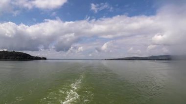 Gölde küçük bir İtalyan köyü