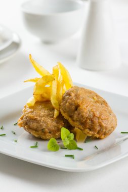 Gurme Burger bir plaka üzerinde