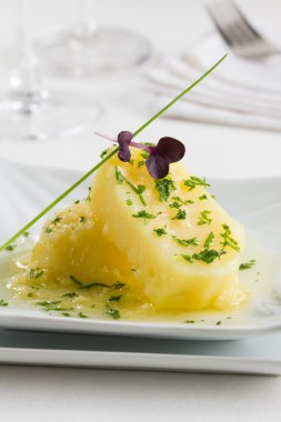 Sarımsak soslu patates