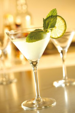 Martini mojito nane ve limon ile