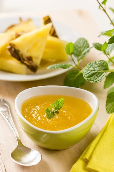Zelfgemaakte ananas jam — Stockfoto