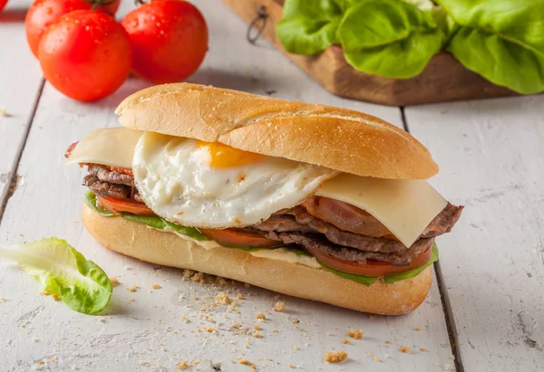 Chivito, tipik bir sandviç kimden Uruguay