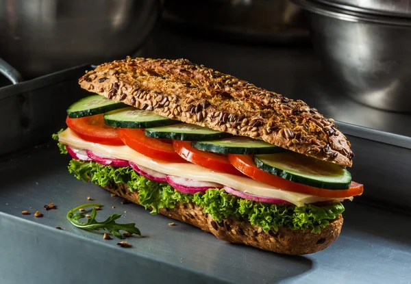 Здоровий бутерброд з цілої пшениці — стокове фото