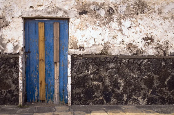 Texture on wall and door