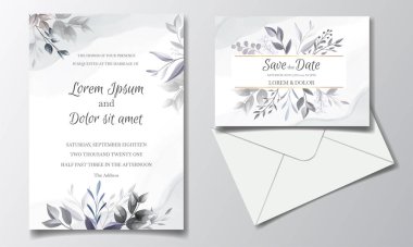 Güzel mor ve beyaz çiçekli zarif bir düğün davetiyesi.