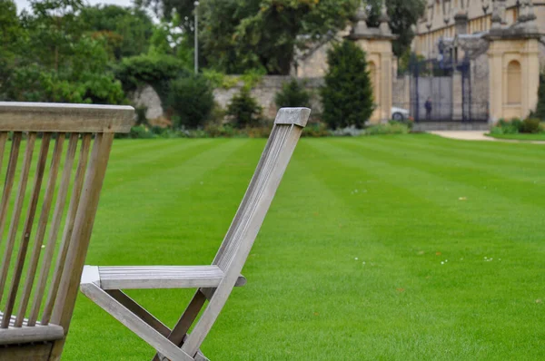 Nahaufnahme Von Klappstühlen Englischem Rasen Aus Dem Trinity College Garden — Stockfoto