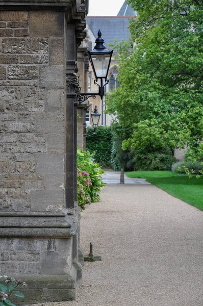 Вид Фасад Здания Деревья Лавочки Тринити Колледжа Передней Четверки Оксфорд — стоковое фото