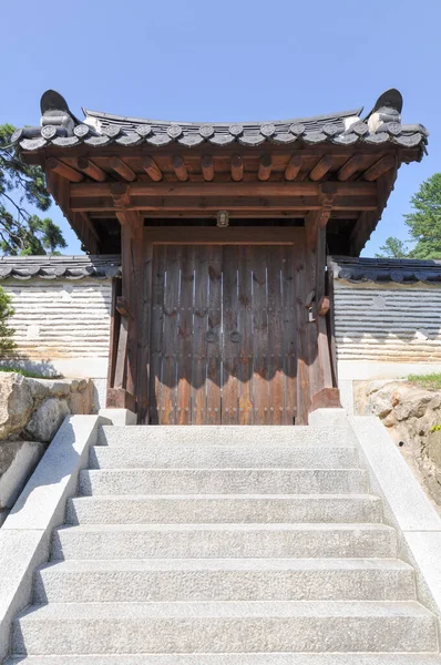 Koreai Buddhista Templom Silla Dinasztia Idejéből Kapu Vezet Tripitaka Koreana — Stock Fotó