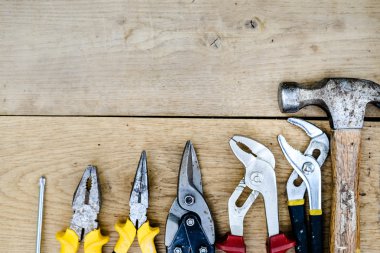 Ahşap bir yüzey dokusu, üst görünüm ahşap arkaplan araçları kapalı düz yatar