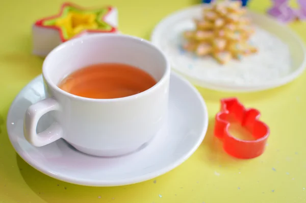 Image of tea, tasty cookies and molds — Stock Photo, Image