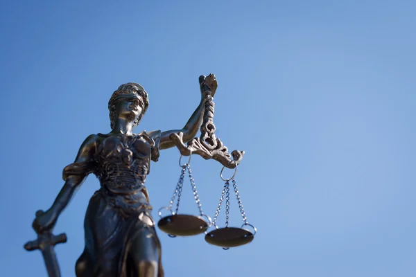 Sculptuur van themis, femida of Justitie godin — Stockfoto