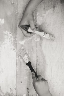 Kadın ve çocuk ürünleri siyah beyaz görüntü resim eller