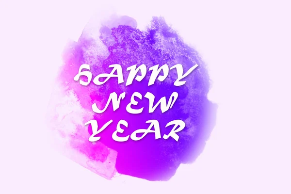 З Новим роком привітання, написані на яскраво-фіолетовому акварельному місці — стокове фото