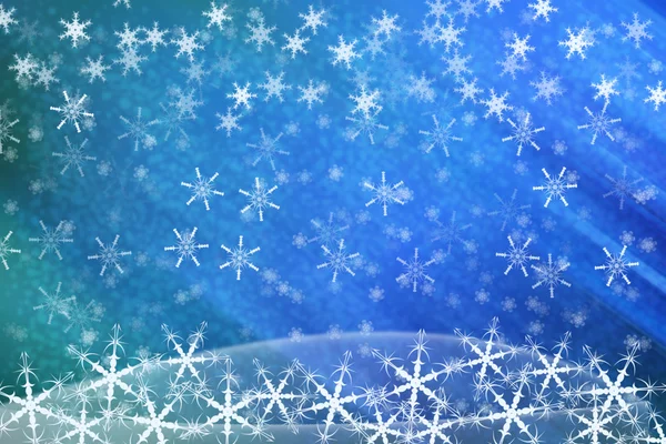 Fundo de Natal com belos flocos de neve caindo no fundo azul claro — Fotografia de Stock