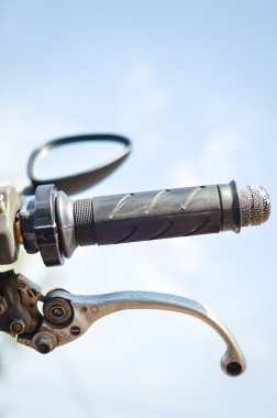 Closeup gidon bir motosiklet üzerinde