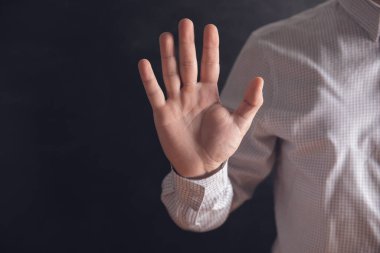 Erkekler tek elle durur. .