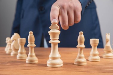 Fikirler, rekabet ve strateji için satranç tahtası konsepti, iş başarısı konsepti. iş kavramı