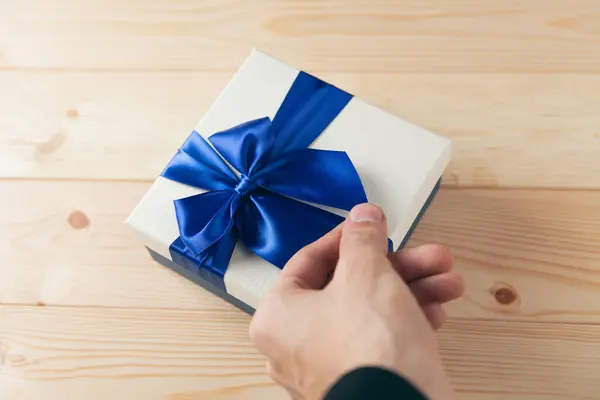 Gift Blue Ribbon Table — Stock Photo, Image