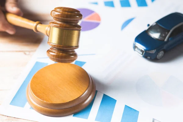 Judge Examines Property Case Trial Concept — Stock Photo, Image
