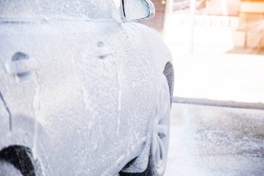 Makinede köpük var. araba yıkama