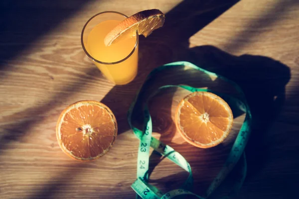 Laranja Mesa Fita Métrica Suco Laranja — Fotografia de Stock