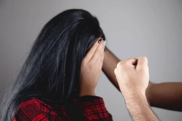 Violência Doméstica Marido Quer Bater — Fotografia de Stock