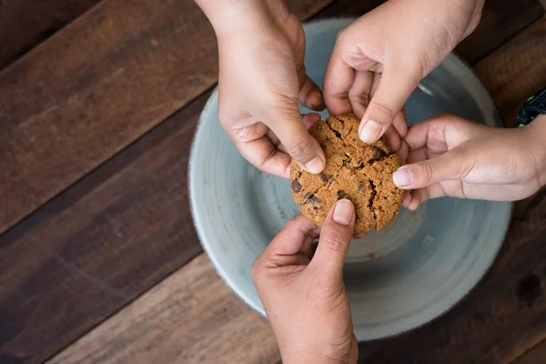 Hands Picking Cookies Family Sharing Cookies Concept Sharing Teamwork Togetherness — Stock Photo, Image