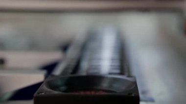 Elektronik mikro devrelerin üretimi için otomatik işlem.