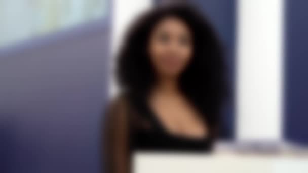 Blurred video de nerecunoscut tineri frumoase fata . — Videoclip de stoc