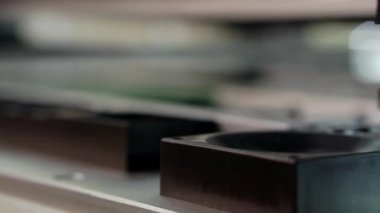 Elektronik mikro devrelerin üretimi için otomatik işlem.