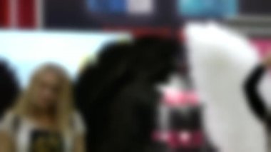 Kızlar melekler gibi dans eder..