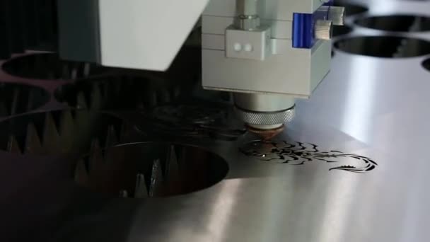 Plasma laser cutting of sheet metal. — Stock Video